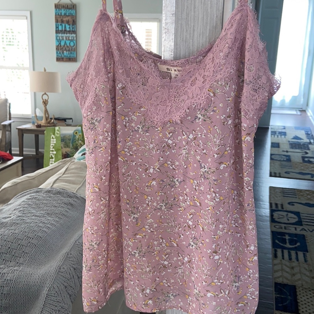 Francesca‘s Lace Cami Top